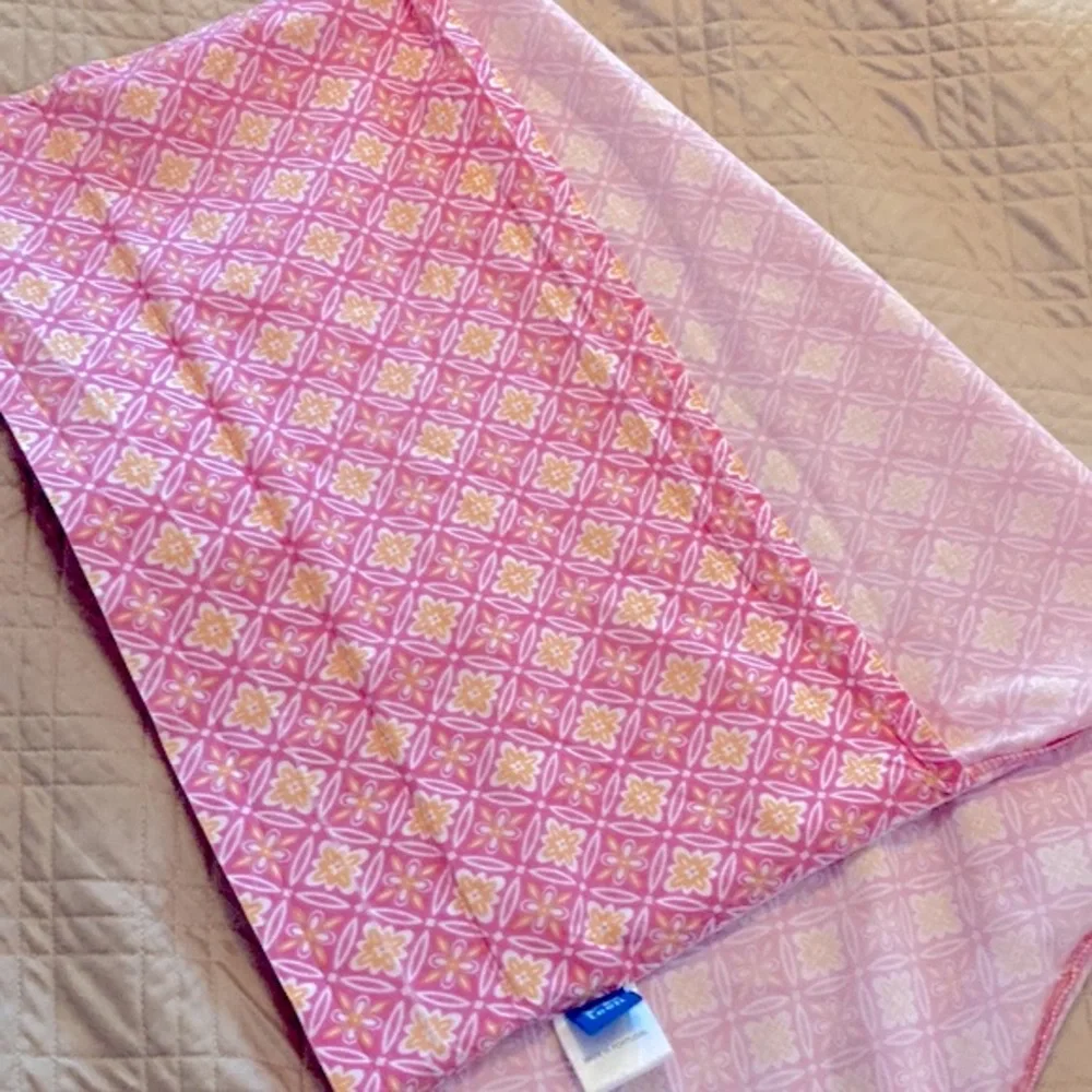 POTTERY BARN Teen Pink Floral Geometric Standard 30 x 19 in Pillowcases Set of 2